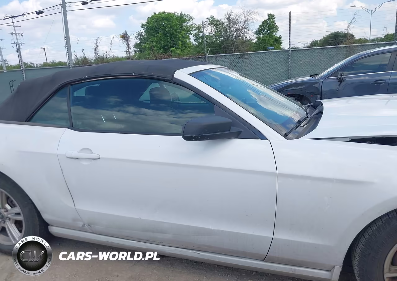 2014 Ford Mustang V6 VIN:1ZVBP8EM7E5227241 - 14