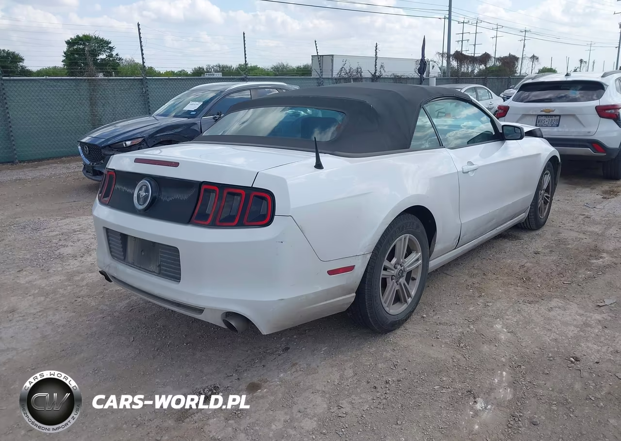 2014 Ford Mustang V6 VIN:1ZVBP8EM7E5227241 - 4