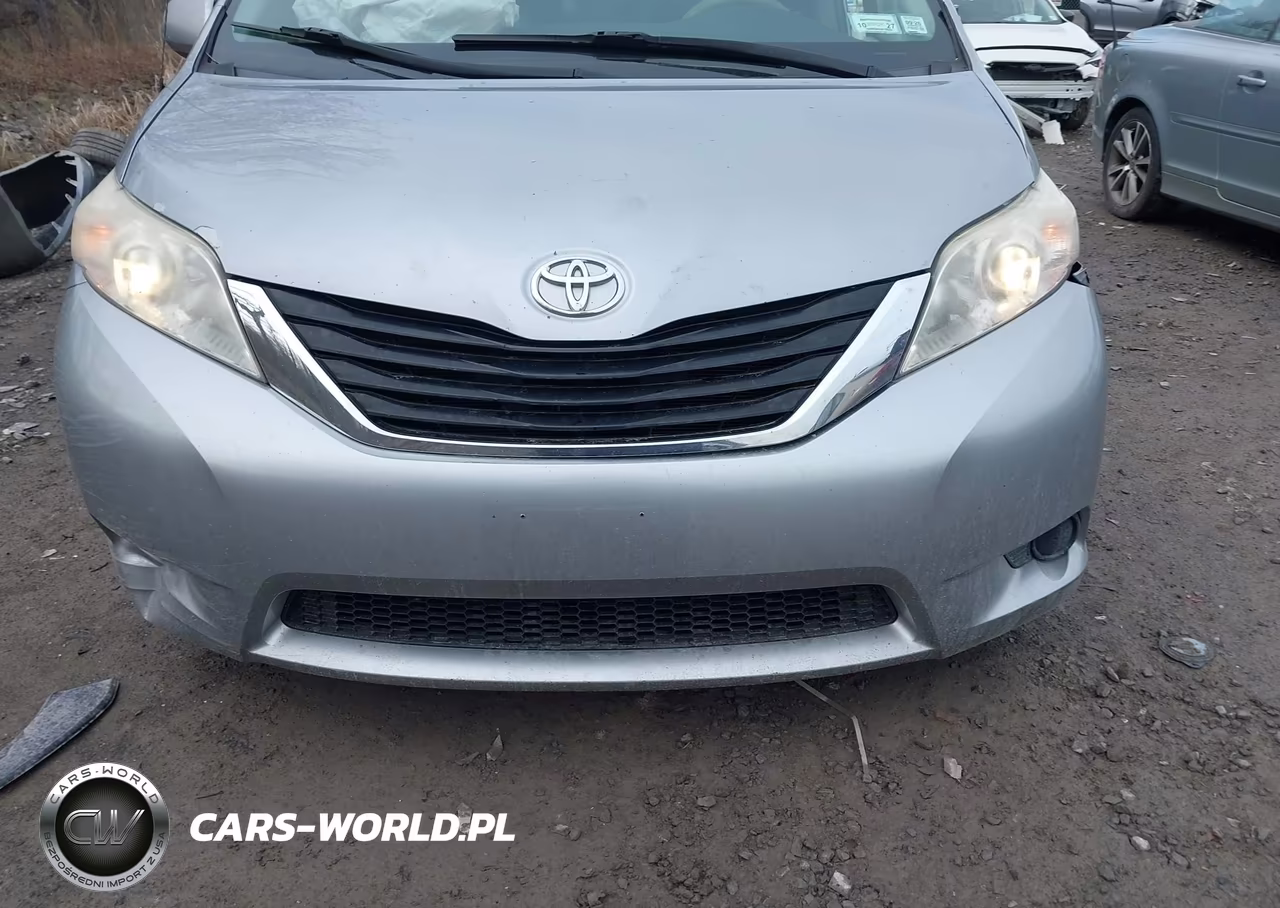 2012 Toyota Sienna Le V6 8 Passenger VIN:5TDKK3DC8CS275612 - 12