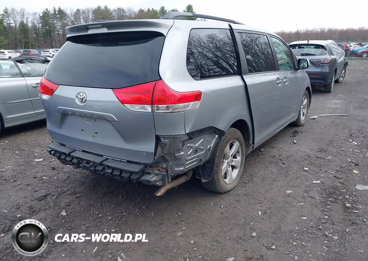 2012 Toyota Sienna Le V6 8 Passenger VIN:5TDKK3DC8CS275612 - 4
