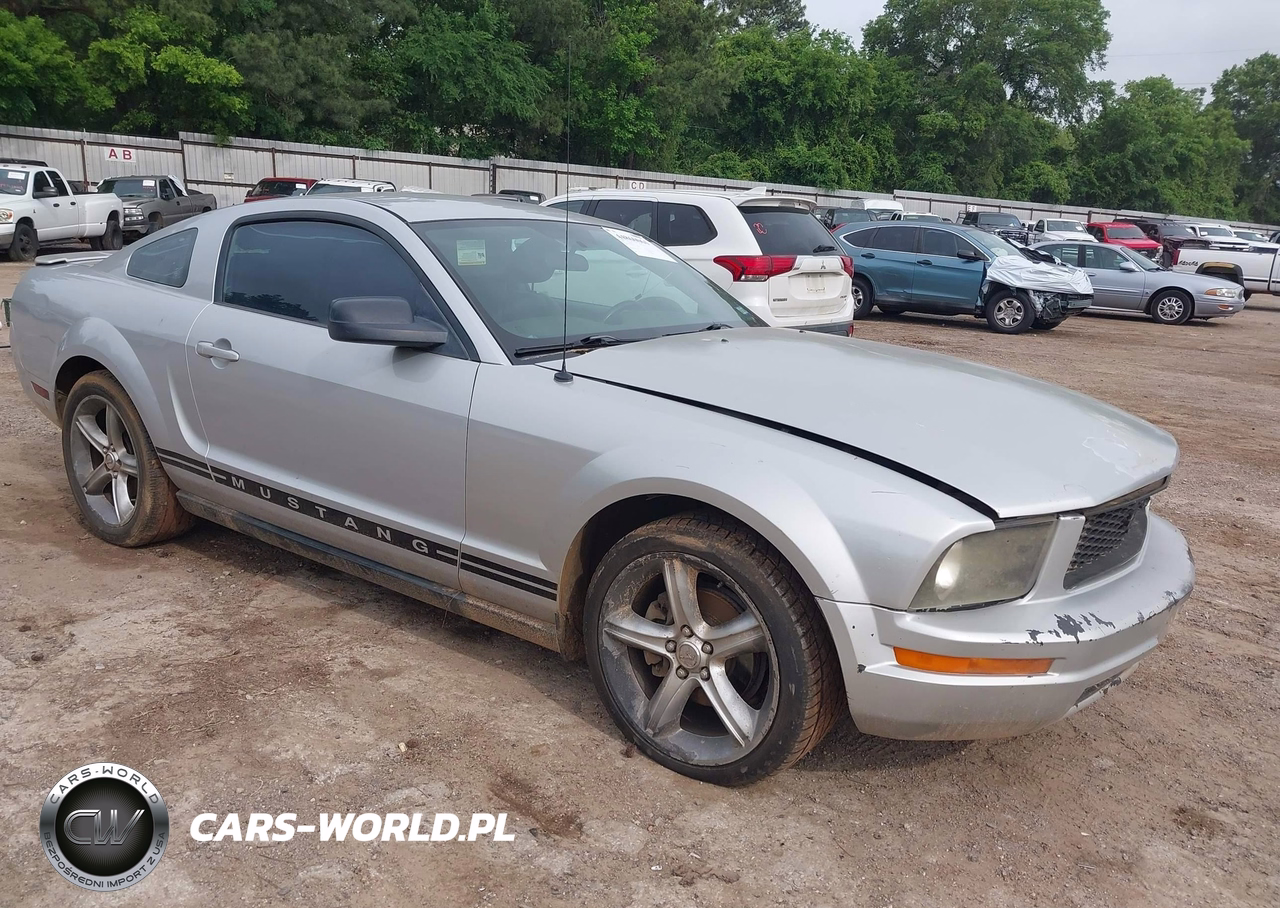 2007 Ford Mustang V6 Deluxe-V6 Premium