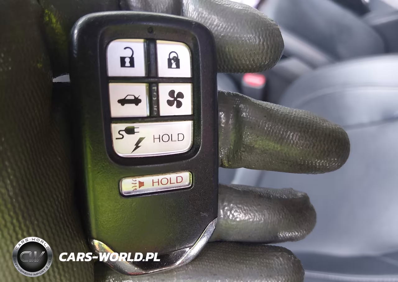 2018 Honda Clarity Plug-In Hybrid Touring VIN:JHMZC5F38JC017222 - 11