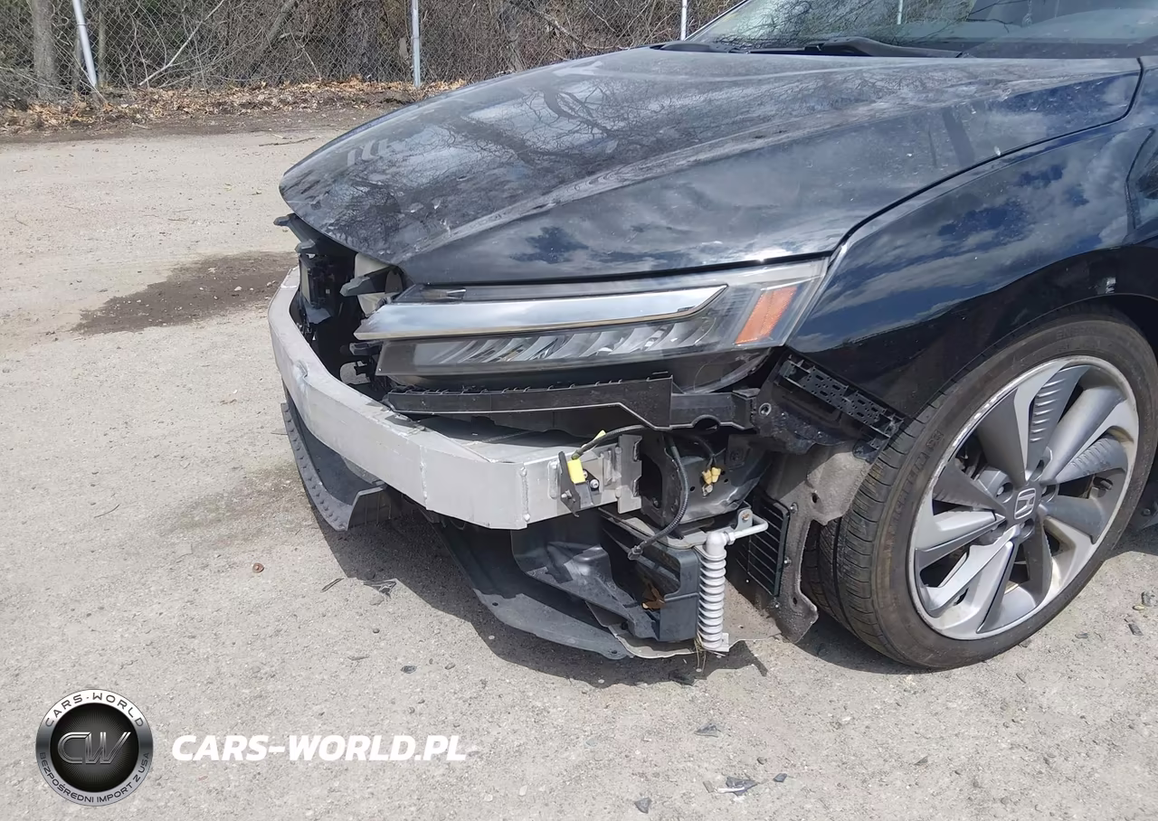 2018 Honda Clarity Plug-In Hybrid Touring VIN:JHMZC5F38JC017222 - 18