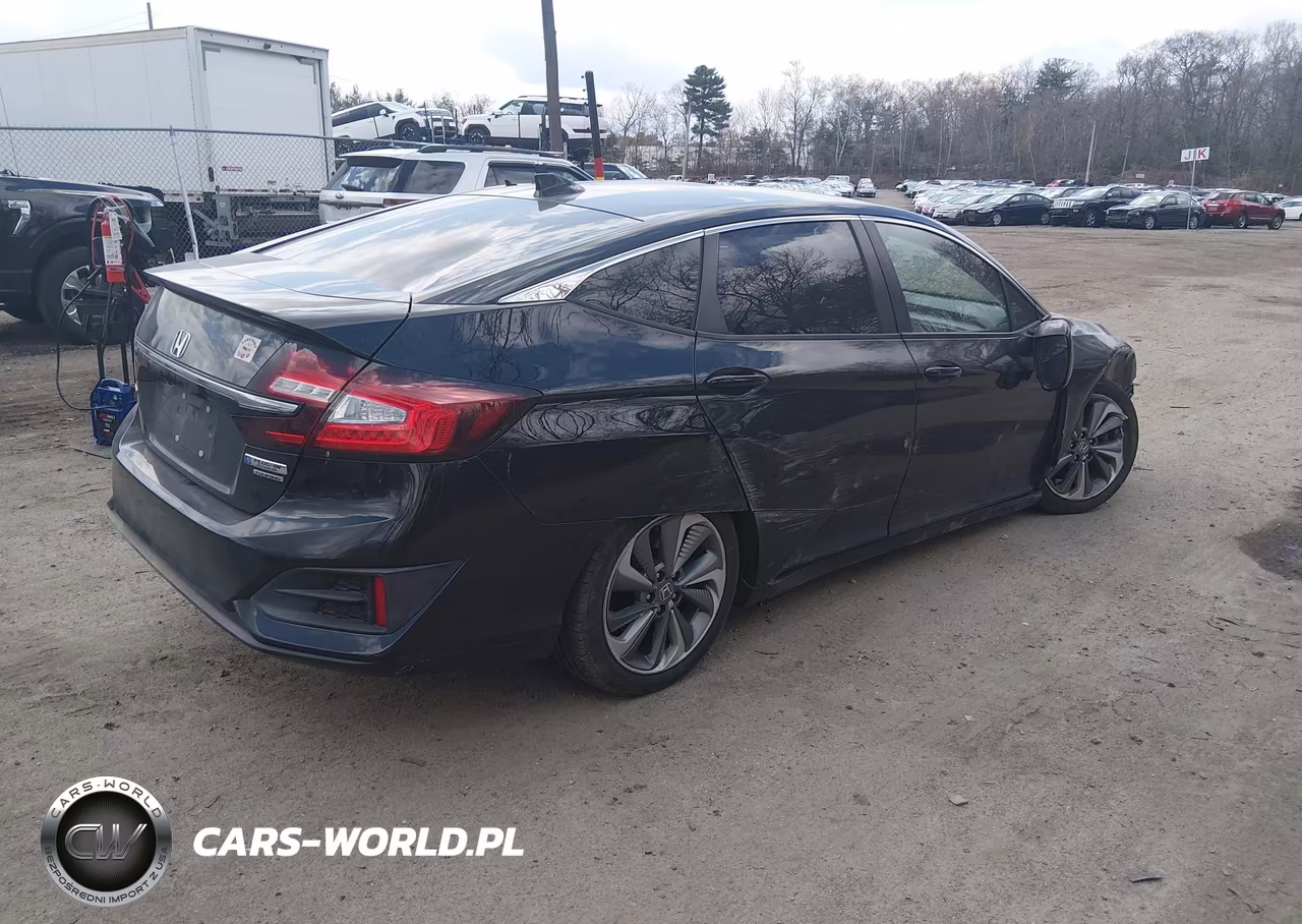 2018 Honda Clarity Plug-In Hybrid Touring VIN:JHMZC5F38JC017222 - 4
