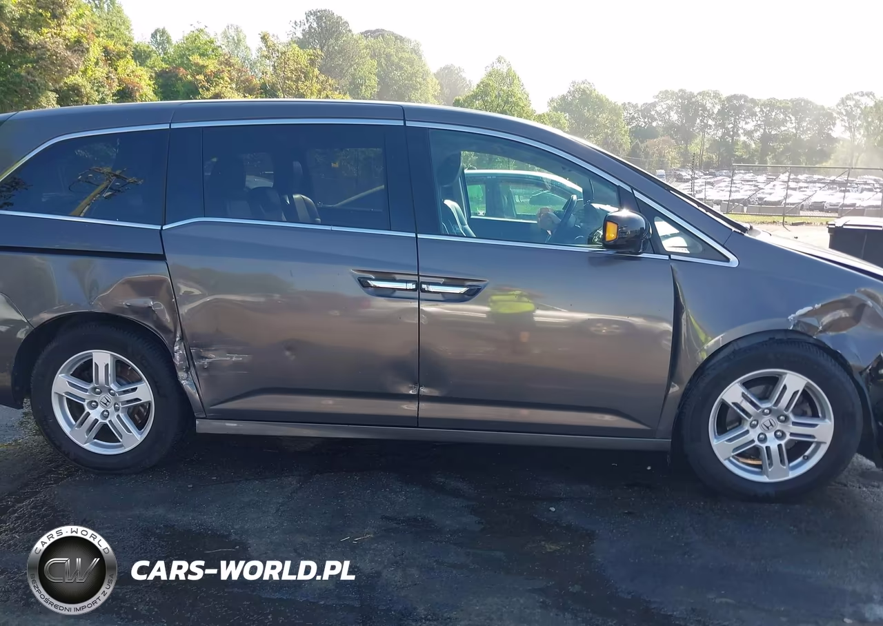 2011 Honda Odyssey Touring-Touring Elite VIN:5FNRL5H90BB072674 - 13