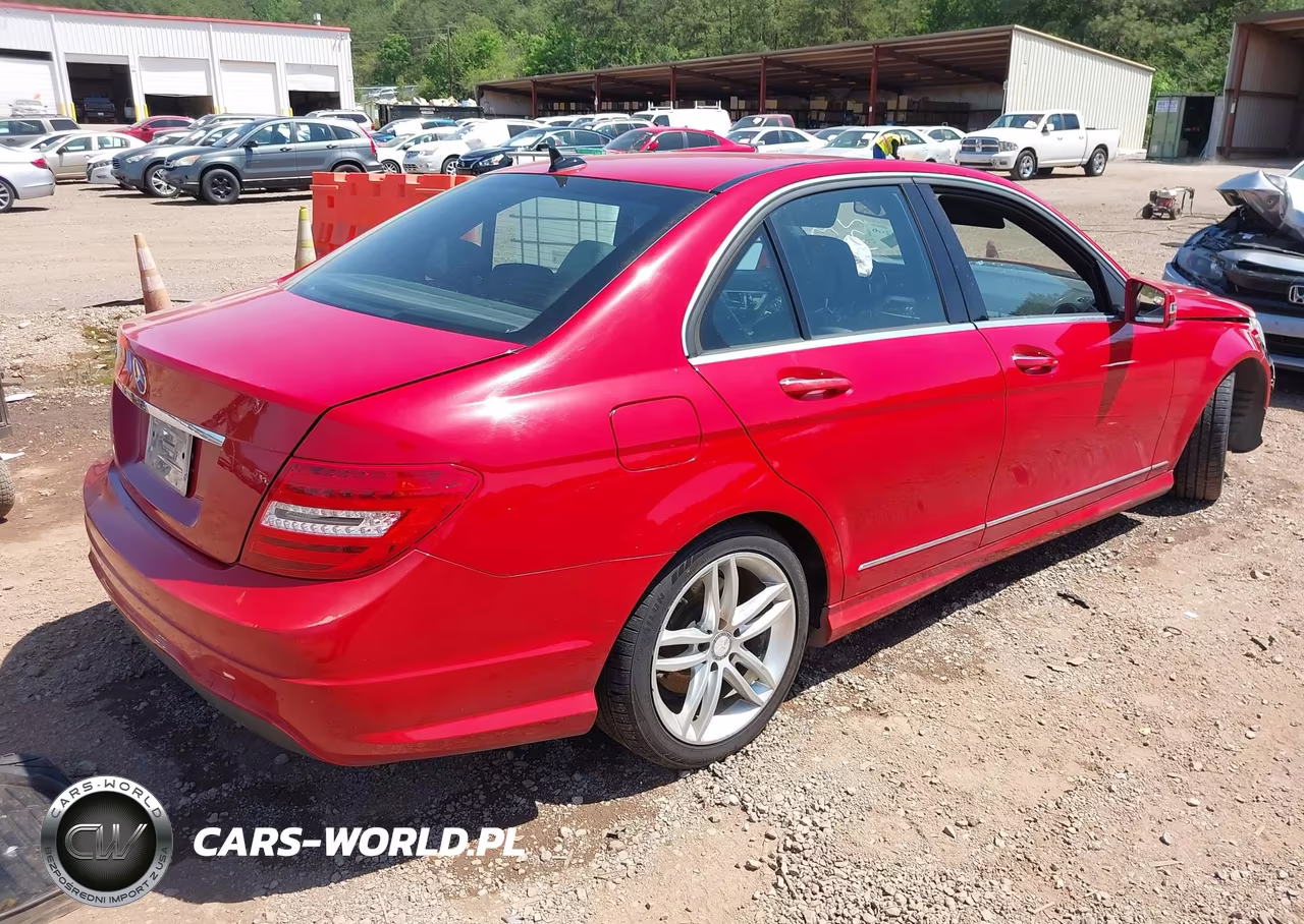 2013 Mercedes-Benz C 250 Sport VIN:WDDGF4HB1DR251952 - 4