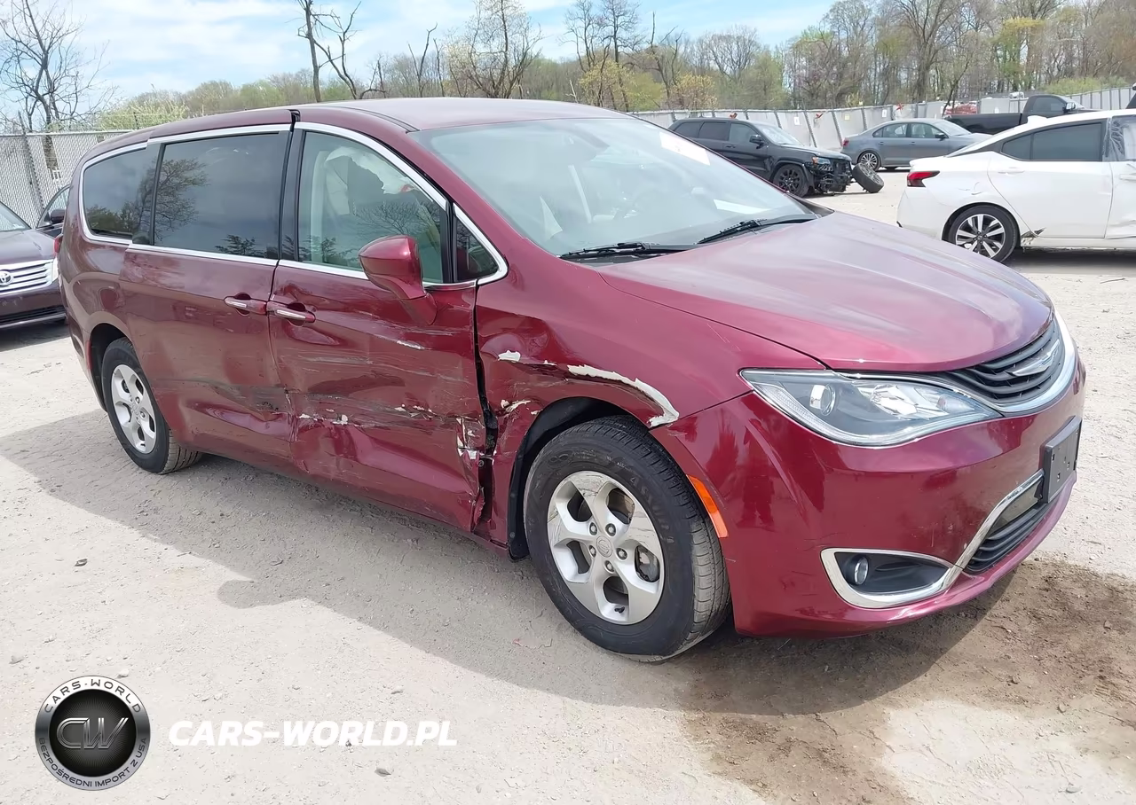 2018 Chrysler Pacifica Hybrid Touring Plus – zdjęcie 1 z 16