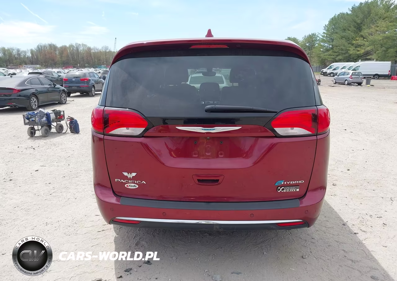 2018 Chrysler Pacifica Hybrid Touring Plus VIN:2C4RC1H78JR118598 - 16