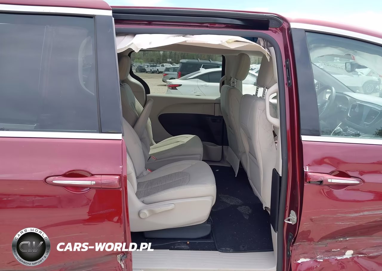2018 Chrysler Pacifica Hybrid Touring Plus VIN:2C4RC1H78JR118598 - 8