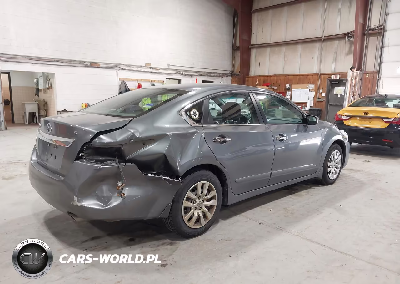 2015 Nissan Altima 2.5 S VIN:1N4AL3AP8FN390551 - 4