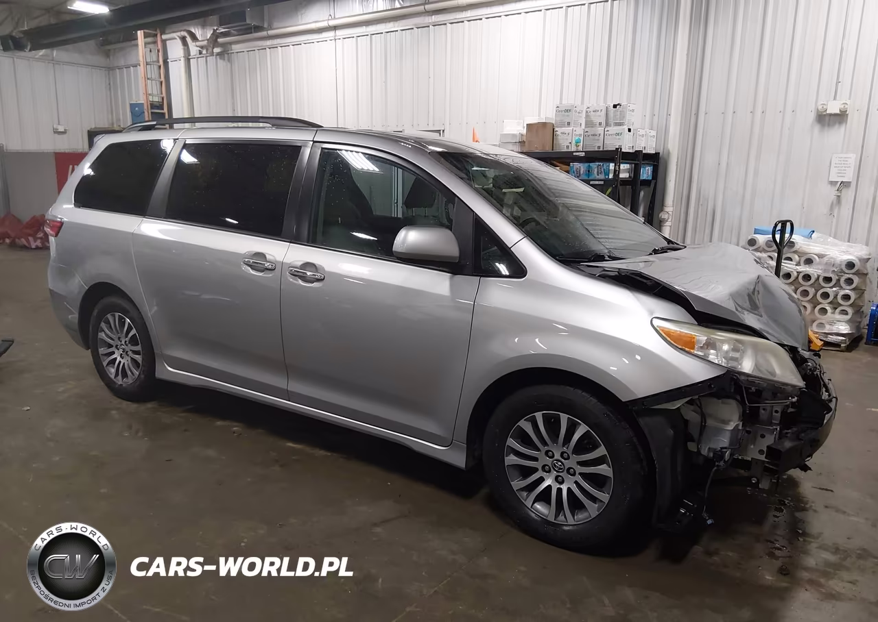 2020 Toyota Sienna Xle – zdjęcie 1 z 18