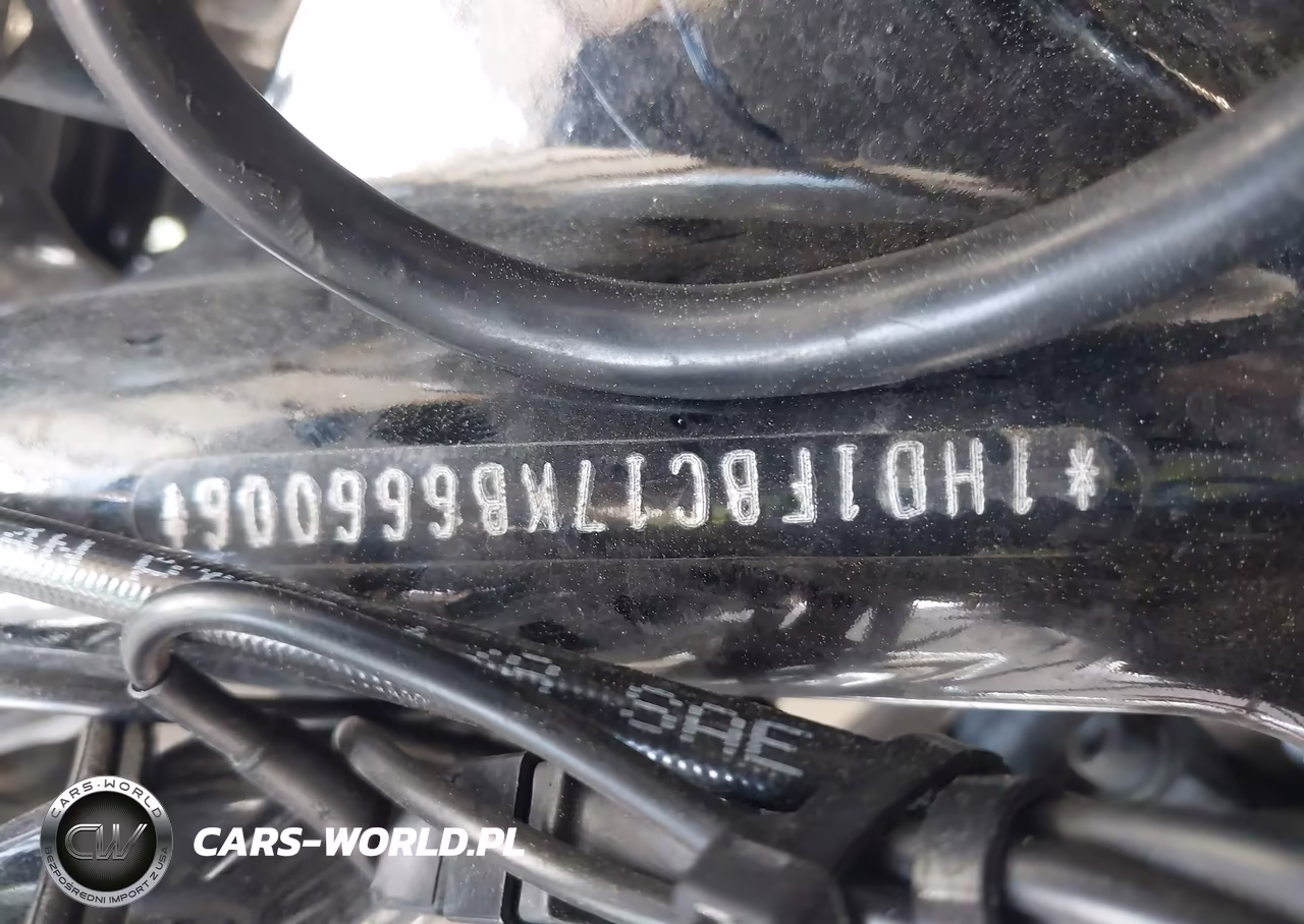2019 Harley-Davidson Flhr VIN:1HD1FBC17KB666006 - 10