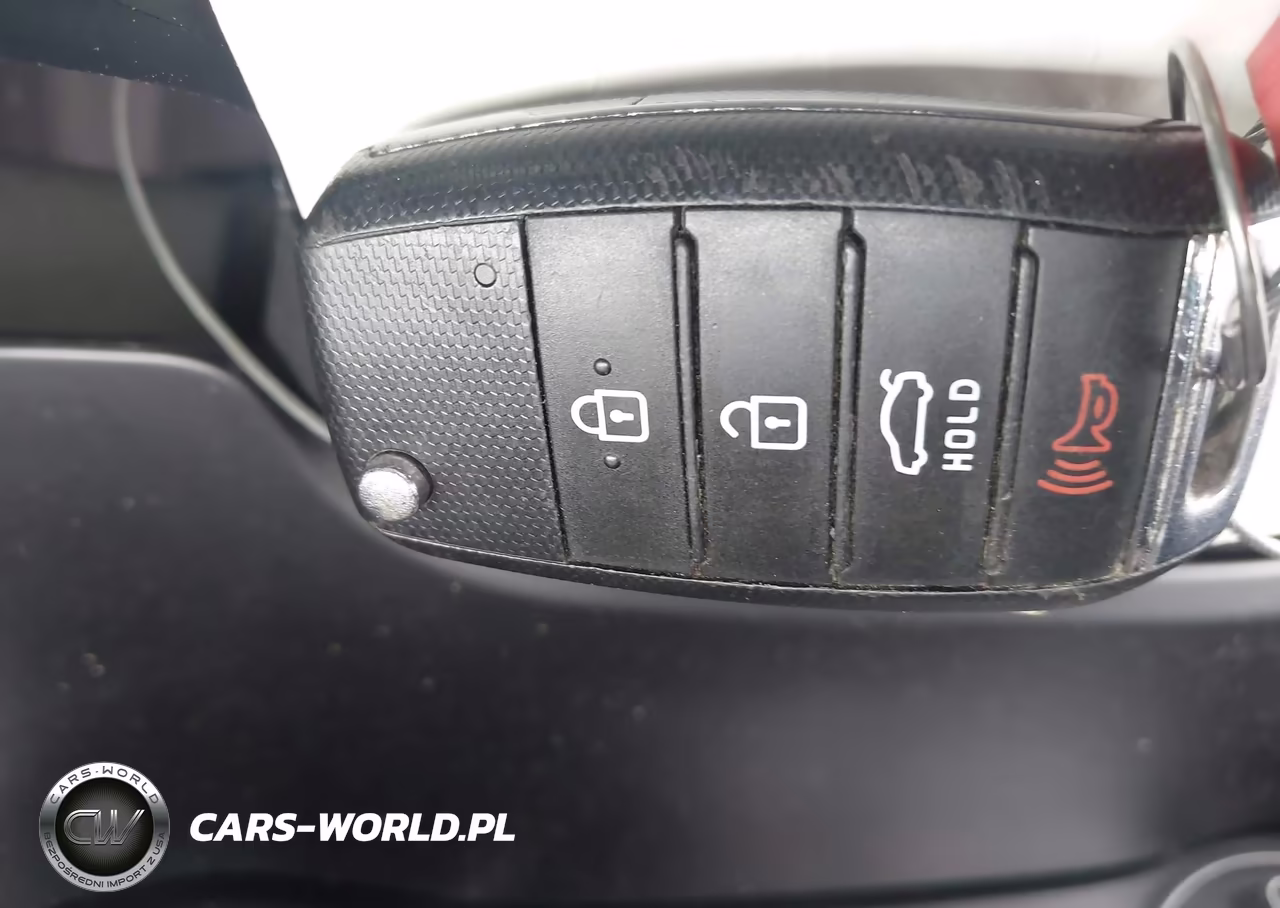 2018 Kia Optima VIN:5XXGT4L31JG232223 - 11