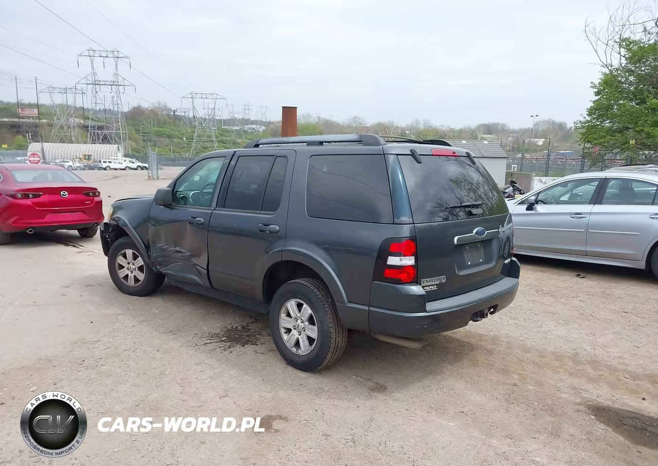 2010 Ford Explorer Xlt VIN:1FMEU7DE4AUA14952 - 3