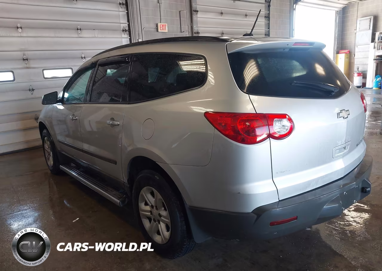2011 Chevrolet Traverse Ls VIN:1GNKRFED3BJ273547 - 3
