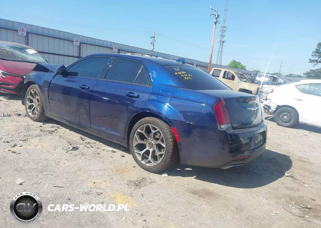 2015 Chrysler 300 300S VIN:2C3CCABG0FH755937 - 3