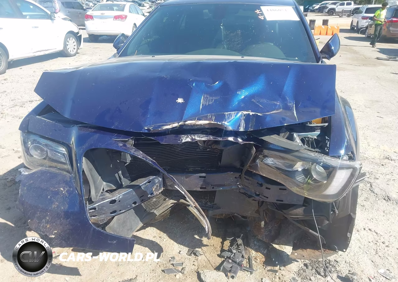 2015 Chrysler 300 300S VIN:2C3CCABG0FH755937 - 6