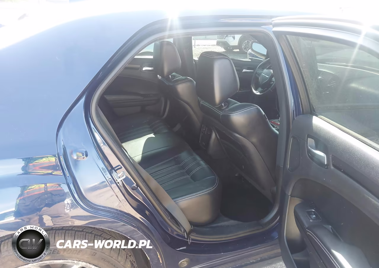 2015 Chrysler 300 300S VIN:2C3CCABG0FH755937 - 8
