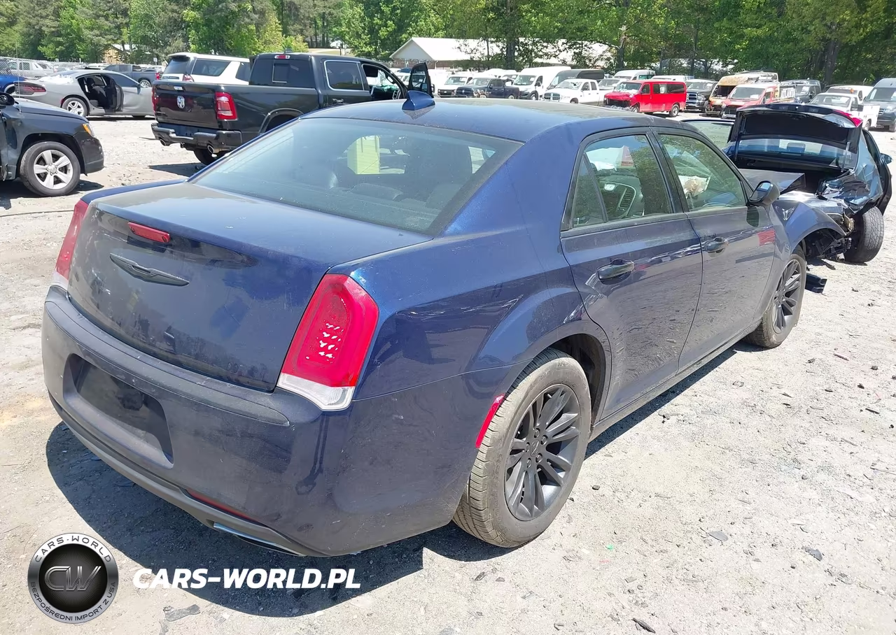 2016 Chrysler 300C VIN:2C3CCAEGXGH343344 - 4