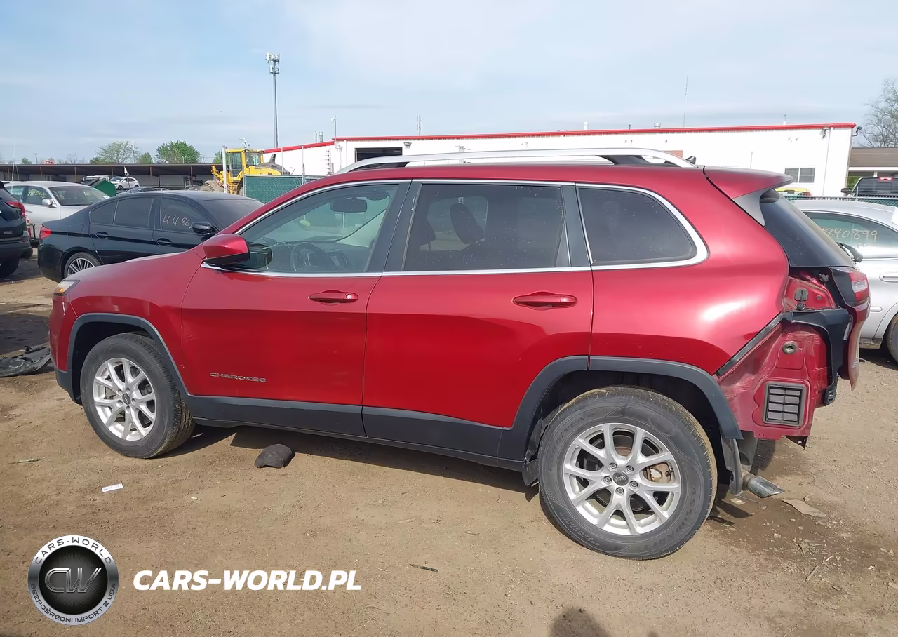 2016 Jeep Cherokee Latitude VIN:1C4PJMCB8GW147707 - 15