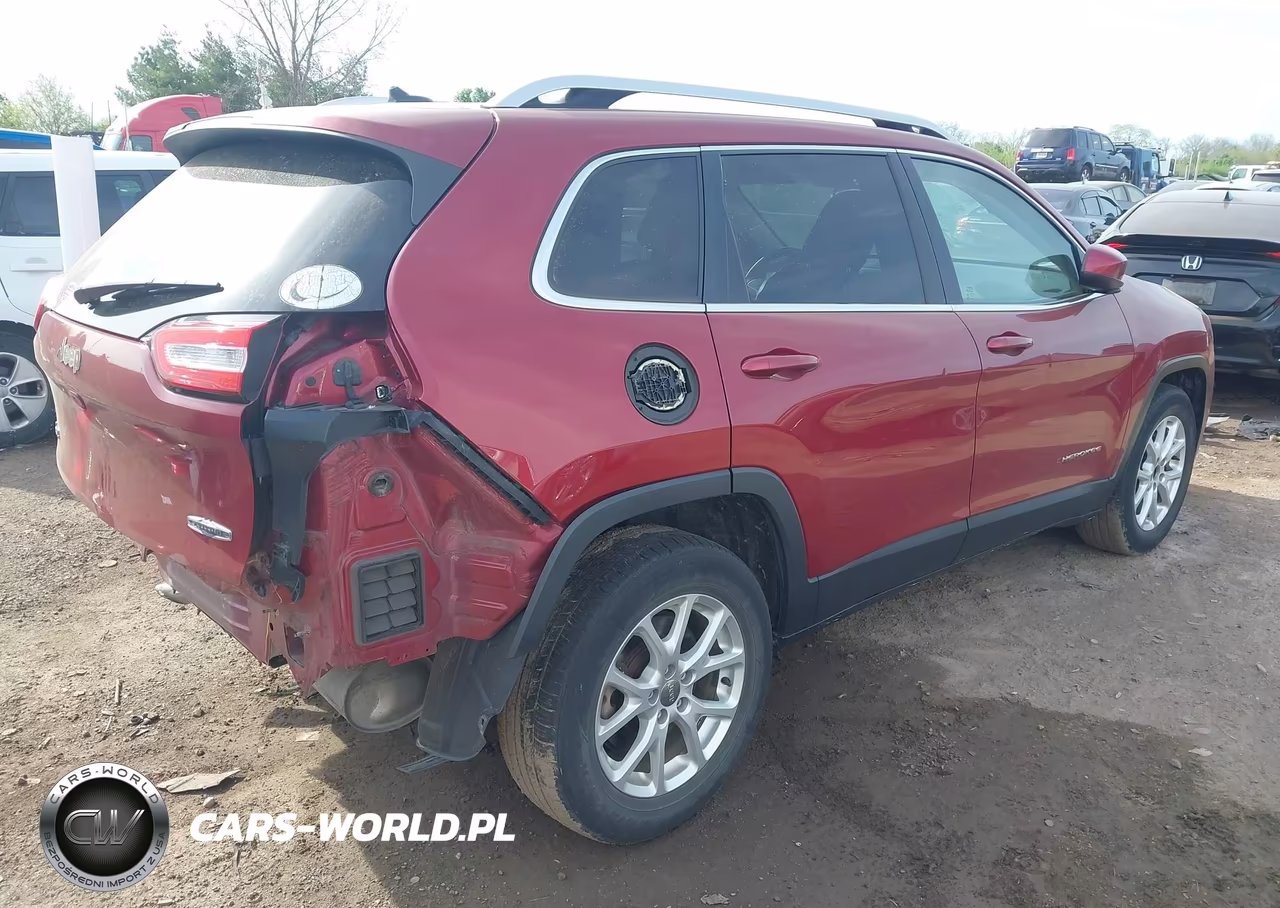 2016 Jeep Cherokee Latitude VIN:1C4PJMCB8GW147707 - 4
