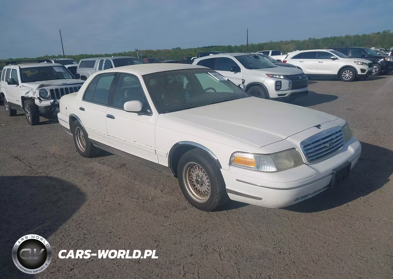2000 Ford Crown Victoria Lx