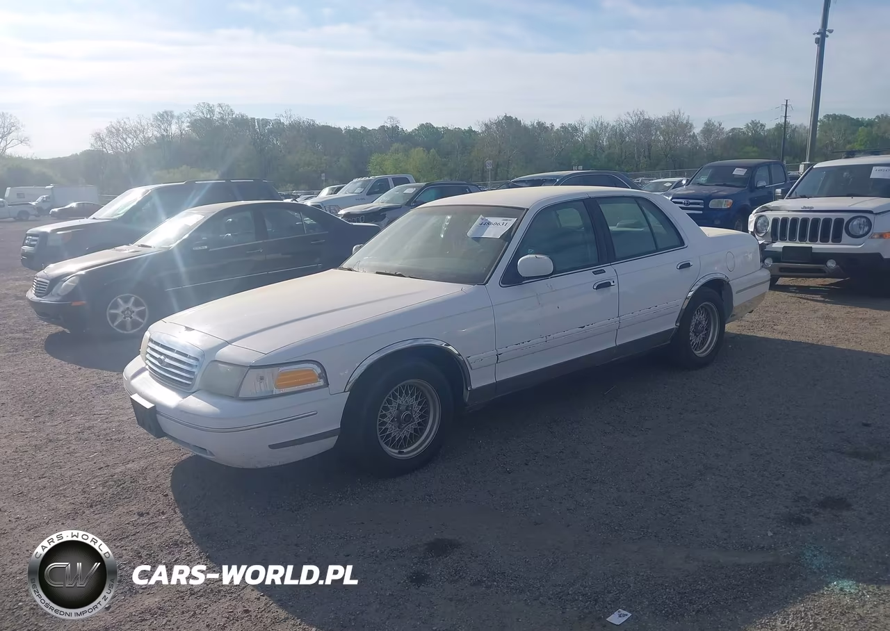 2000 Ford Crown Victoria Lx VIN:2FAFP74W0YX132093 - 2