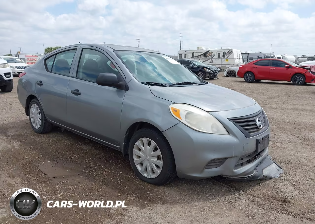 2013 Nissan Versa 1.6 S+