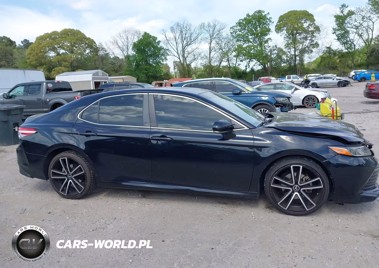 2018 Toyota Camry Le VIN:JTNB11HK5J3006230 - 13