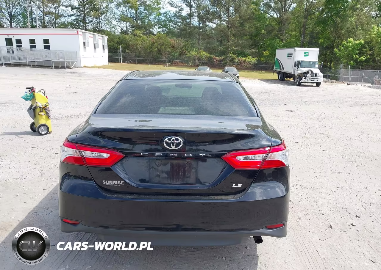 2018 Toyota Camry Le VIN:JTNB11HK5J3006230 - 16