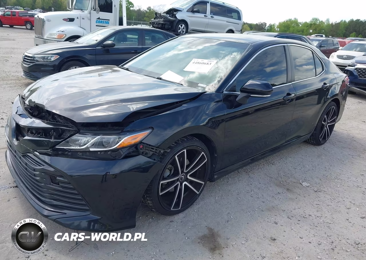2018 Toyota Camry Le VIN:JTNB11HK5J3006230 - 2