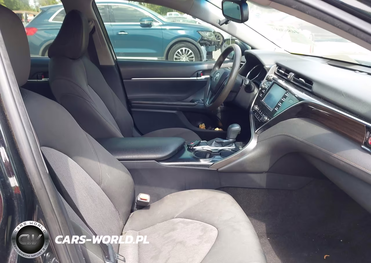 2018 Toyota Camry Le VIN:JTNB11HK5J3006230 - 5