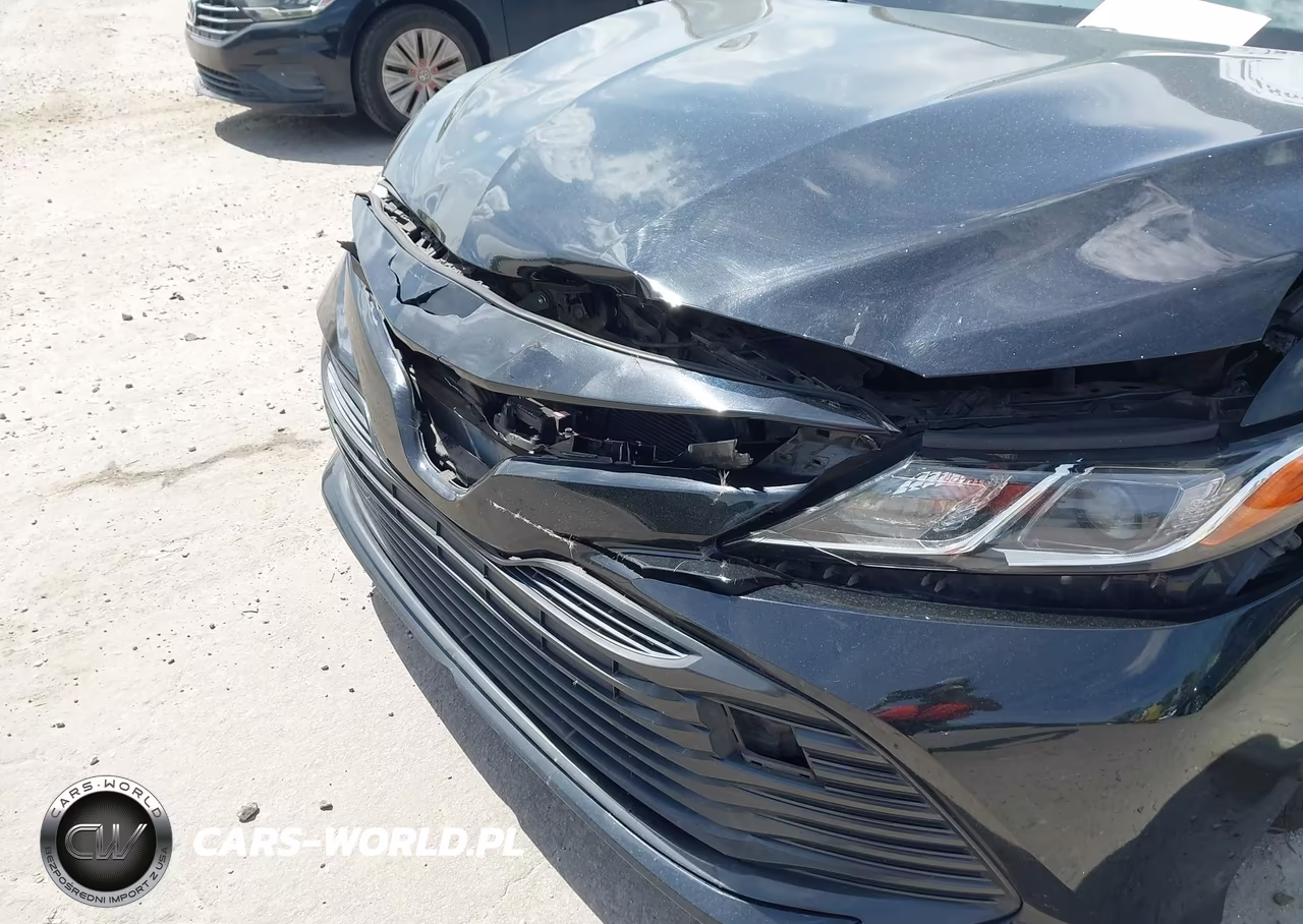 2018 Toyota Camry Le VIN:JTNB11HK5J3006230 - 6