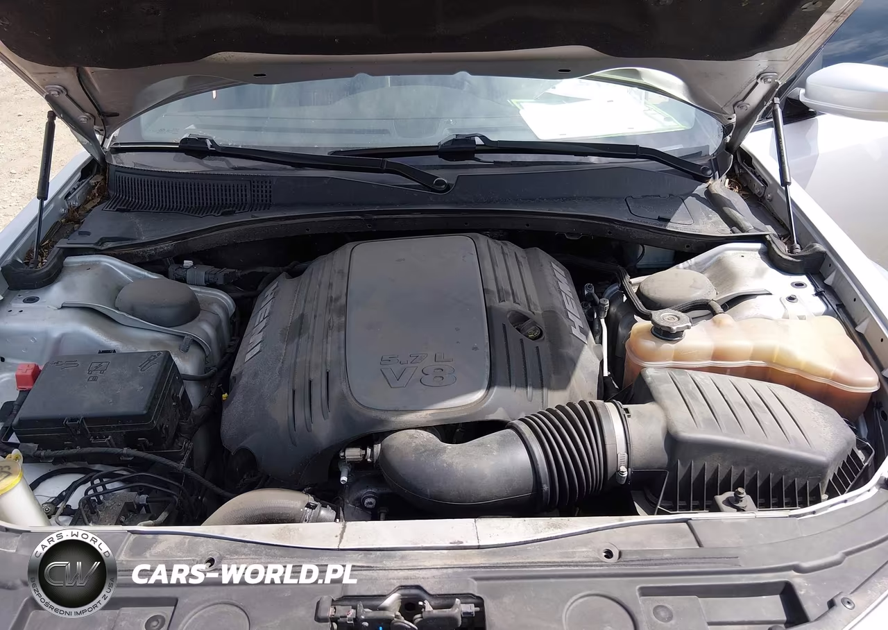 2020 Chrysler 300 300S VIN:2C3CCABT5LH180792 - 10