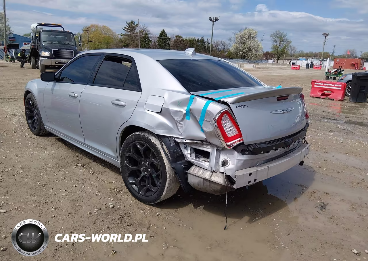 2020 Chrysler 300 300S VIN:2C3CCABT5LH180792 - 3
