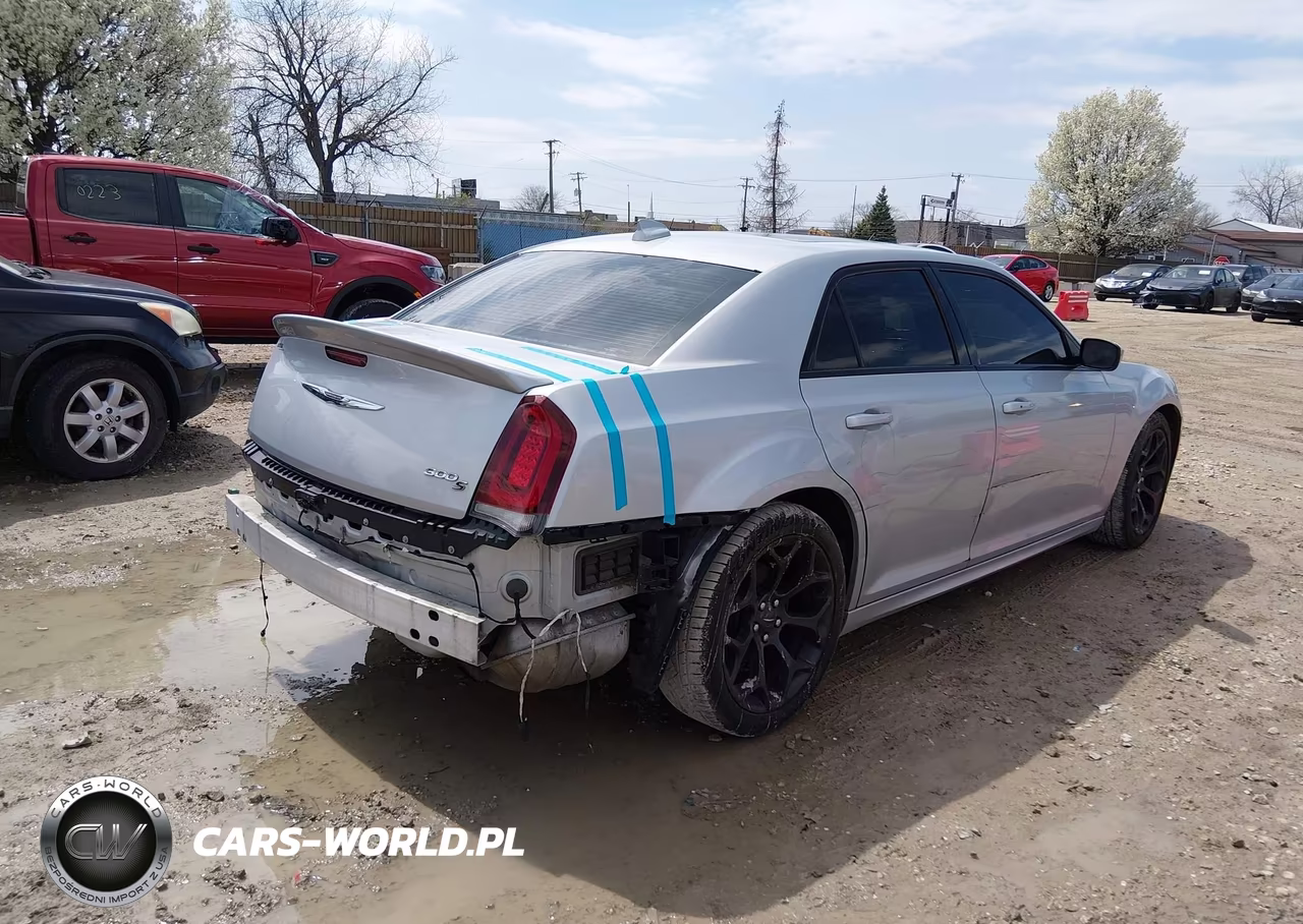 2020 Chrysler 300 300S VIN:2C3CCABT5LH180792 - 4