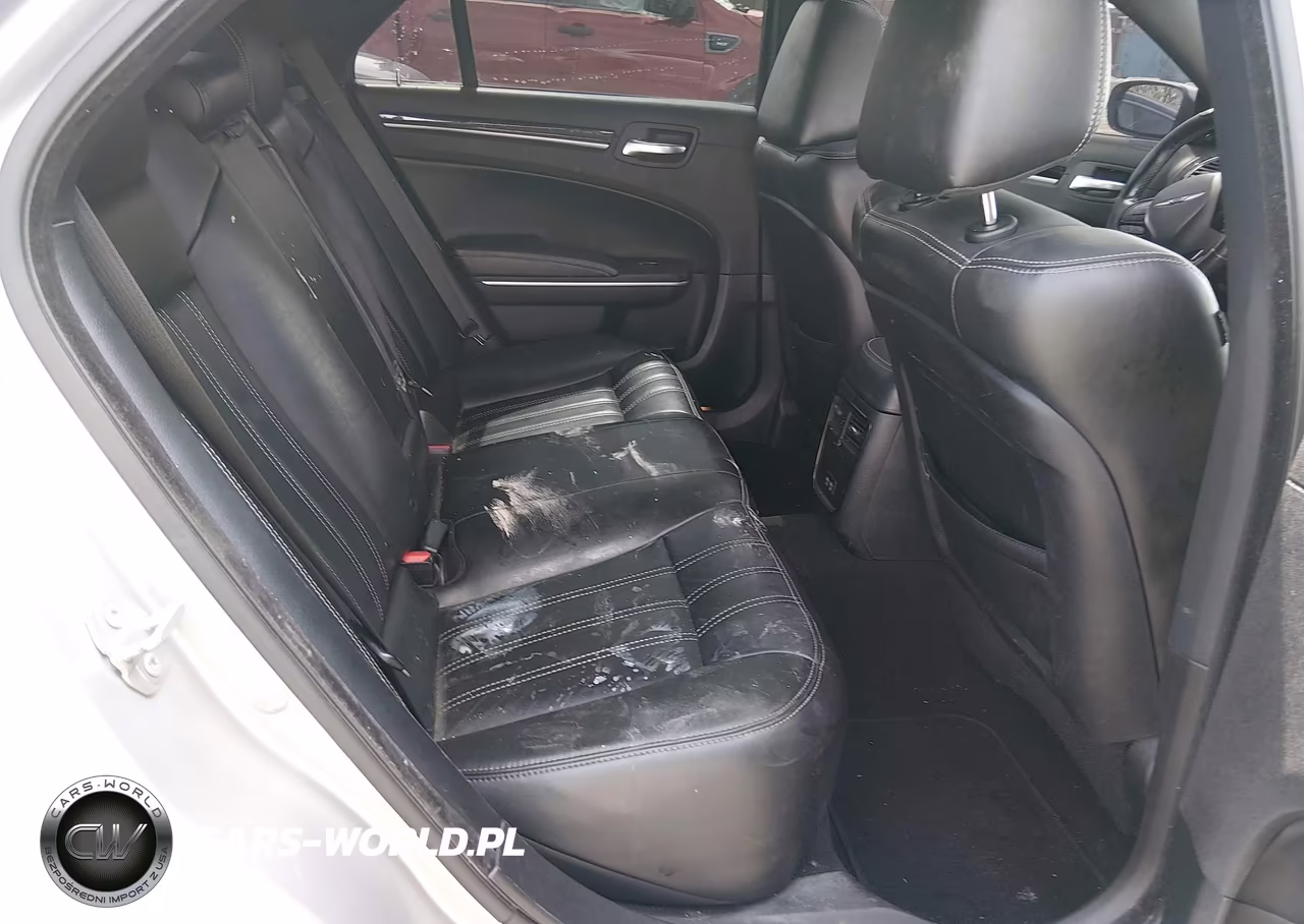 2020 Chrysler 300 300S VIN:2C3CCABT5LH180792 - 8