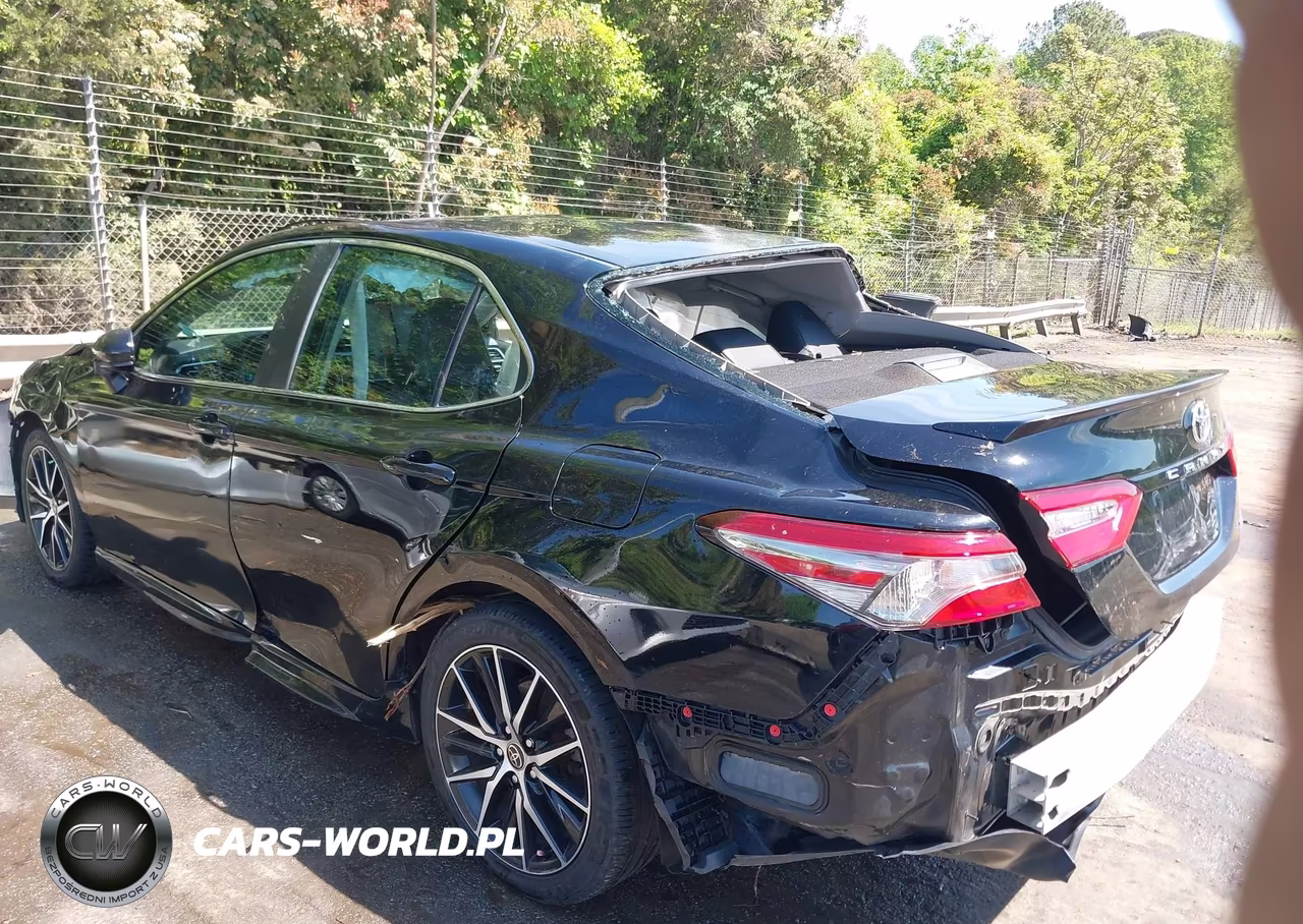 2018 Toyota Camry Se VIN:4T1B11HK0JU605658 - 18