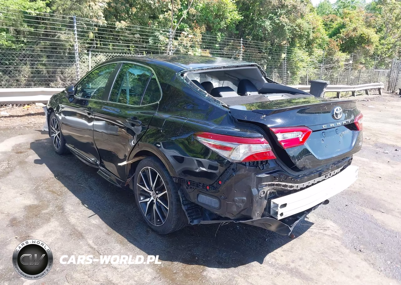 2018 Toyota Camry Se VIN:4T1B11HK0JU605658 - 3