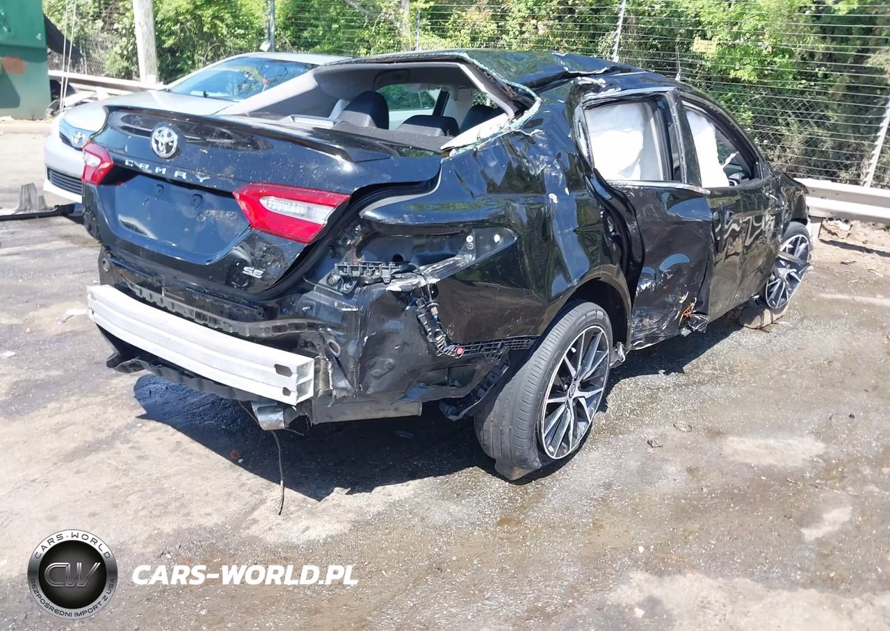 2018 Toyota Camry Se VIN:4T1B11HK0JU605658 - 4