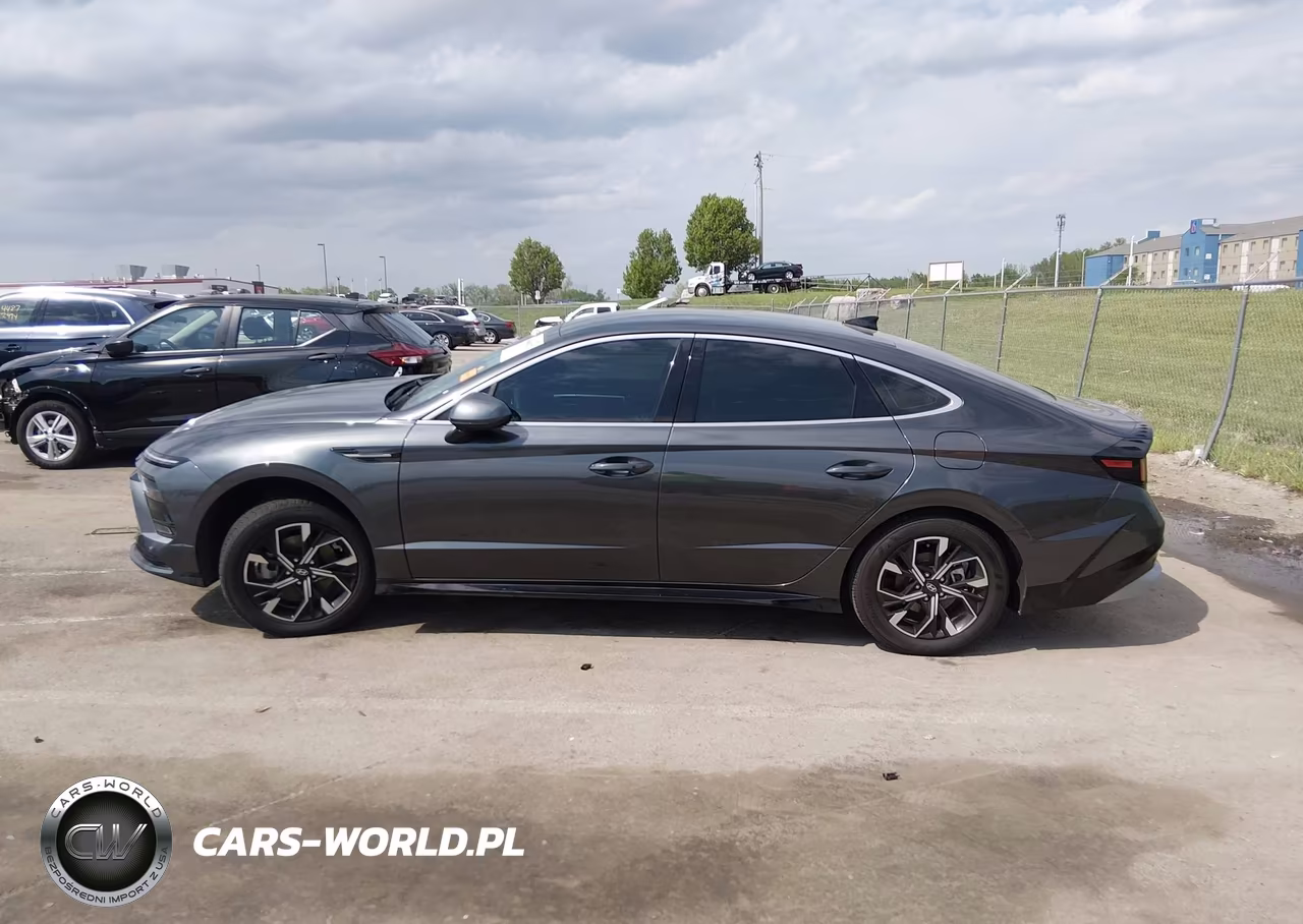 2025 Hyundai Sonata Sel VIN:KMHL64JA4SA449023 - 14