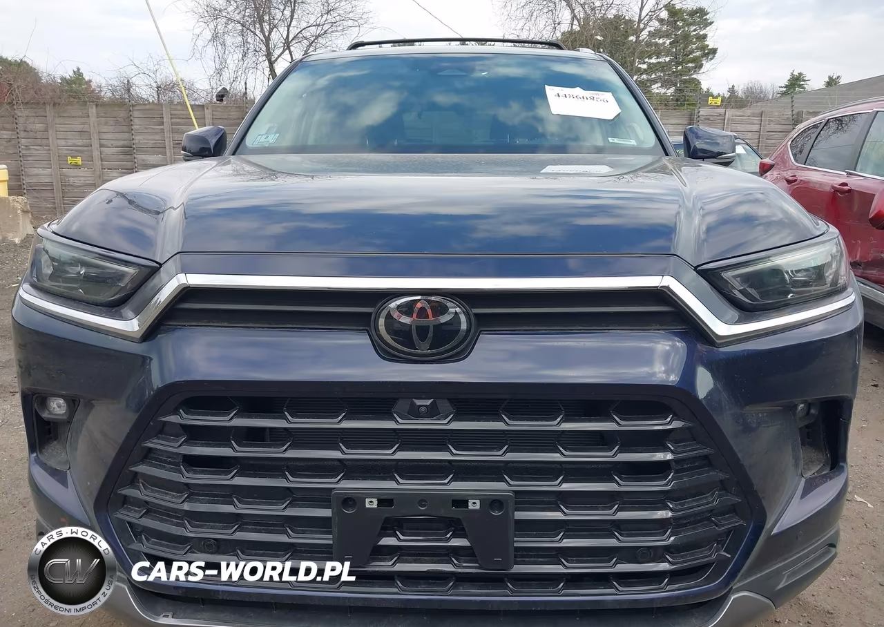 2025 Toyota Grand Highlander Platinum VIN:5TDAAAB59SS098476 - 13