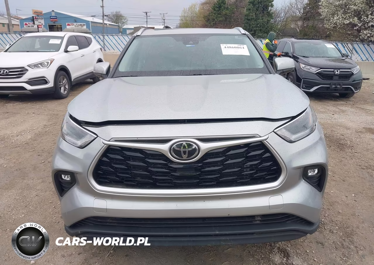 2021 Toyota Highlander Xle VIN:5TDGZRBHXMS555133 - 13
