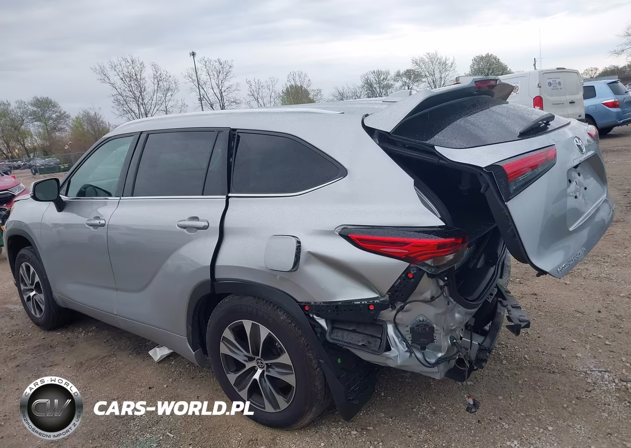 2021 Toyota Highlander Xle VIN:5TDGZRBHXMS555133 - 3