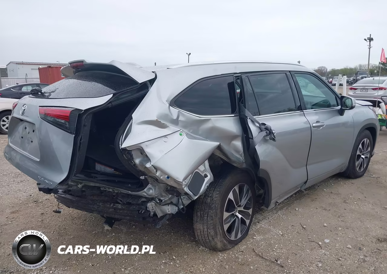 2021 Toyota Highlander Xle VIN:5TDGZRBHXMS555133 - 4