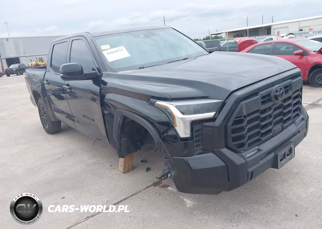 2022 Toyota Tundra Sr5 – zdjęcie 1 z 17