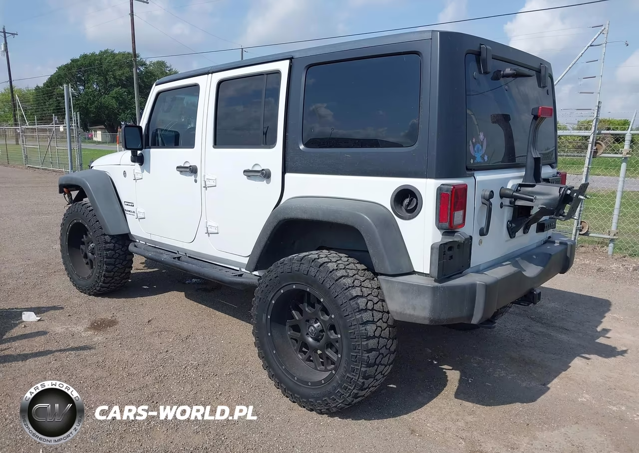2016 Jeep Wrangler Unlimited Sport VIN:1C4HJWDG3GL346224 - 3