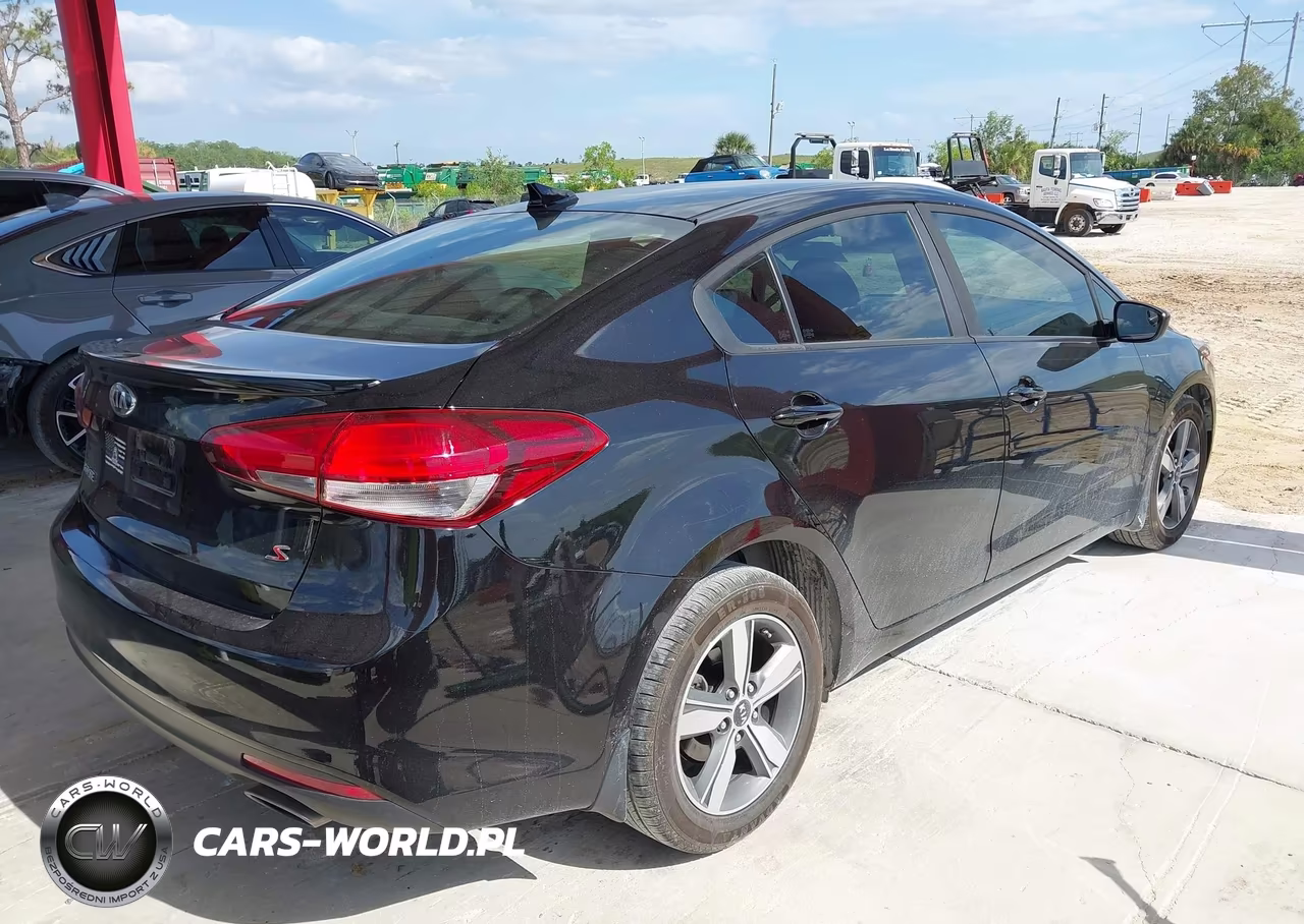 2018 Kia Forte S VIN:3KPFL4A72JE283823 - 4