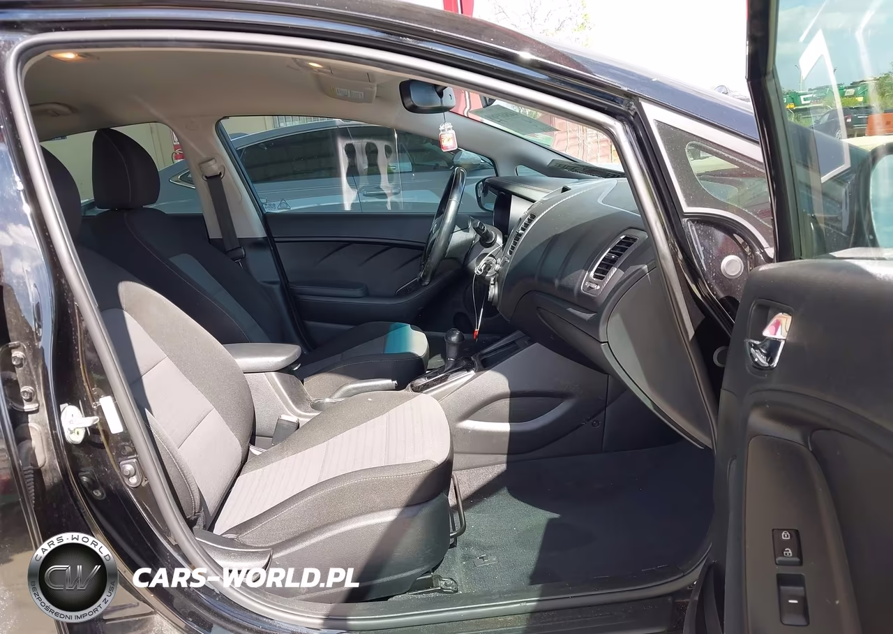 2018 Kia Forte S VIN:3KPFL4A72JE283823 - 5