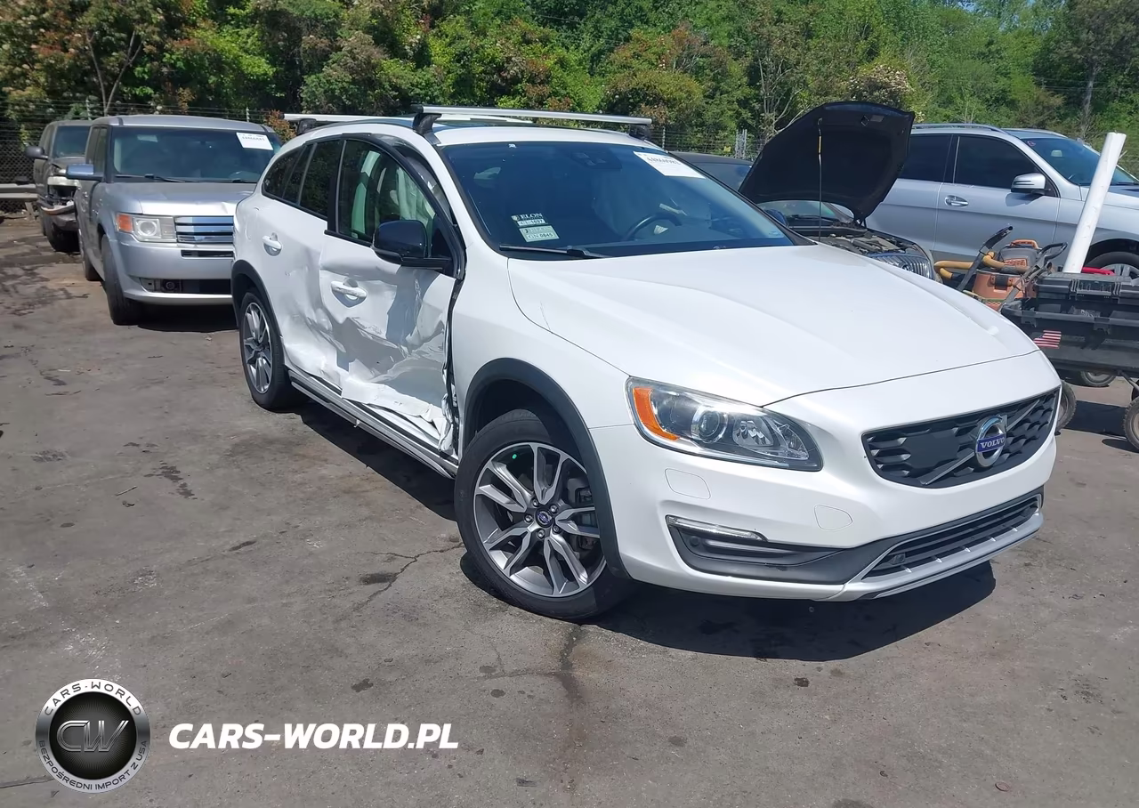 2017 Volvo V60 Cross Country T5 Platinum
